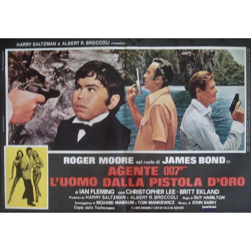 James Bond's The Man With The Golden Gun Italian fotobusta movie poster ...